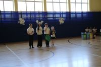 Uczniowie podczas występu