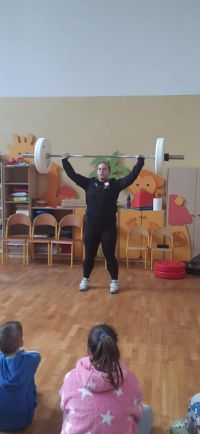 Pokaz podnoszenia ciężarów