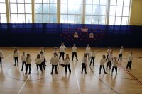 Uczniowie podczas występu