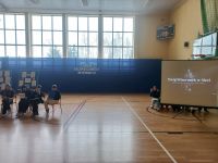 Uczniowie podczas występu