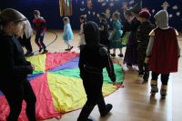 Gry i zabawy na balu karnawałowym